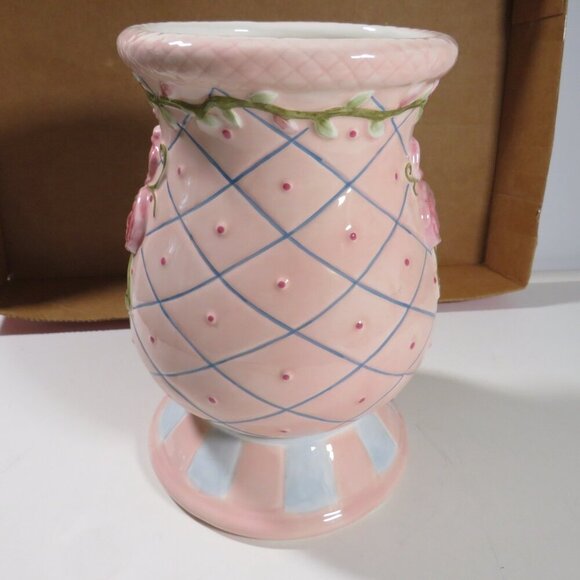 Elements Vase with Pedestal Base Ceramic Pink Rose with Diamond design embossed - Picture 6 of 14